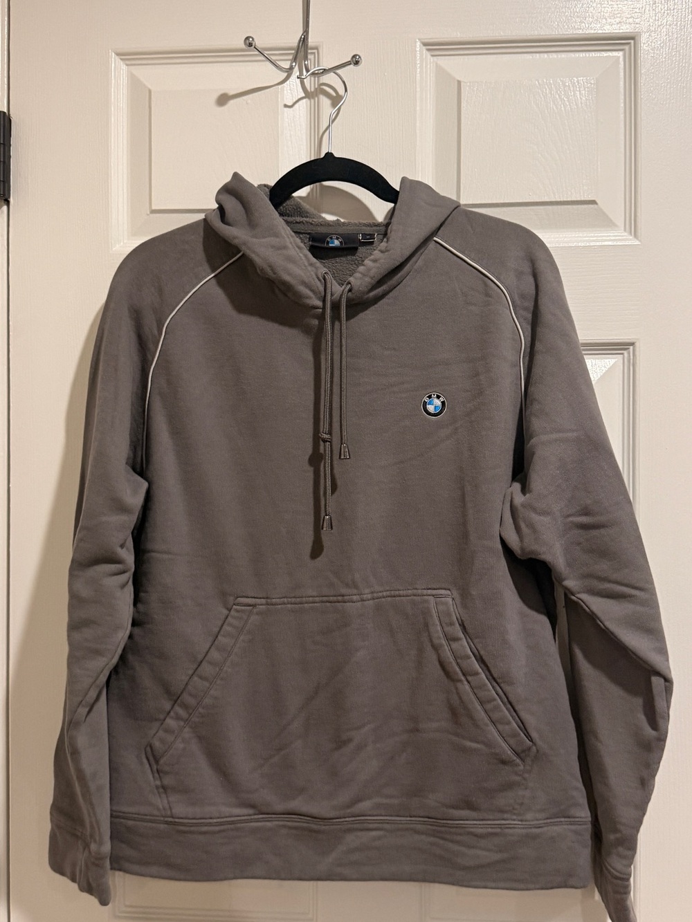 BMW Men’s Gray Pullover Hoodie Size Medium Logo Sweatshirt